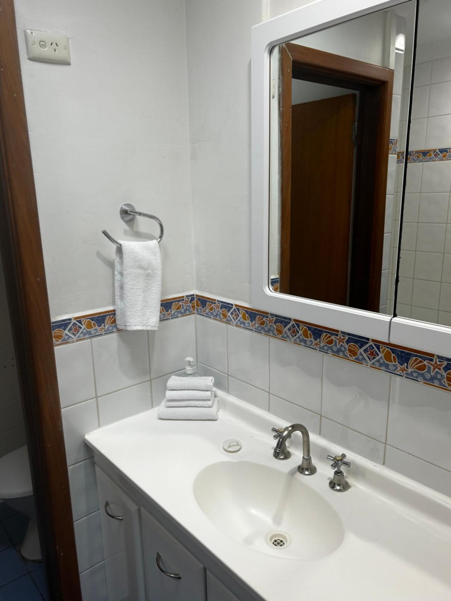 Emu Beach Chalets Олбани Экстерьер фото
